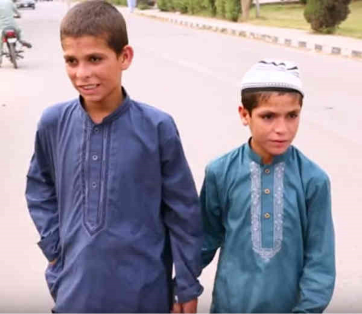 Căn bệnh bí ẩn khiến ba anh em ‘sống’ vào ban ngày, ‘chết’ khi đêm về - 4