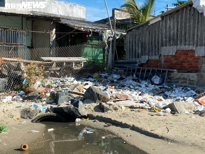 ‘Điểm đen’ ô nhiễm rác thải nhựa ở Bà Rịa - Vũng Tàu: Cảng cá biến thành bãi rác - 5