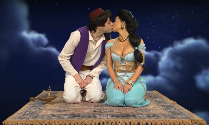 Ở tuổi 41, vóc dáng Kim Kardashian càng bốc lửa, trẻ trung - 6