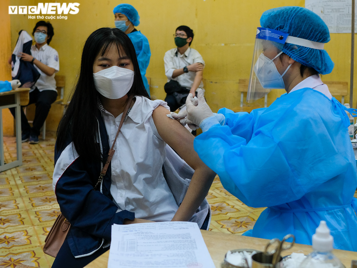 Hà Nội: Ca bệnh tăng nhanh, quận Cầu Giấy chuyển thành 'vùng cam' - 1