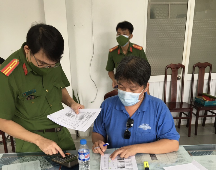 Bắt giám đốc công ty bảo hiểm tham ô tiền tỷ ở Cần Thơ - 1