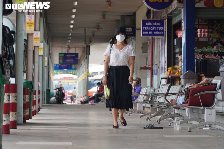 Xe khách chạy liên tỉnh ở TP.HCM càng chạy càng lỗ, chủ yếu giữ khách - 1