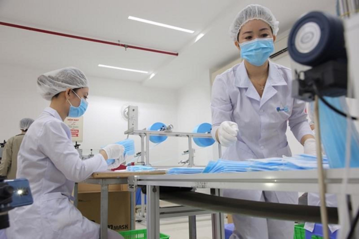 Việt Nam xuất khẩu gần 360 triệu khẩu trang y tế - 1