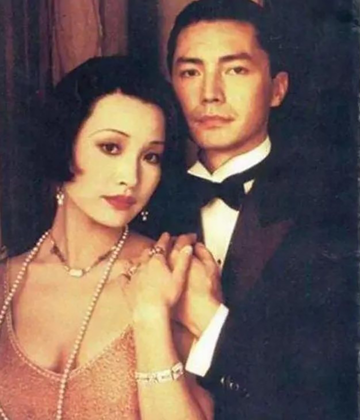 Không nhận ra đệ nhất mỹ nam châu Á Tôn Long ở tuổi 70, thời gian thật tàn nhẫn - 12