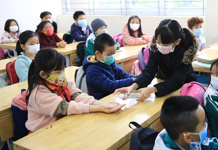 Chuyên gia: 'Coi việc mở cửa trường học là giải pháp phục hồi kinh tế' - 2