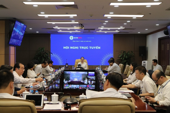 Chuyển đổi số ở EVNNPC: Thành công đến từ 'người truyền lửa' - 2