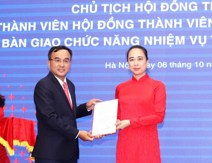 Chuyển đổi số ở EVNNPC: Thành công đến từ 'người truyền lửa' - 3