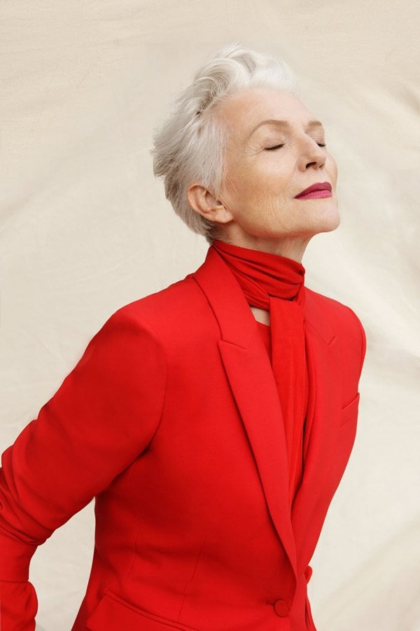 Tuổi U80, mẹ tỷ phú Elon Musk vẫn dám khoe body với đồ tắm