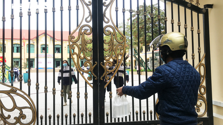 Ảnh: Những học sinh đầu tiên ở Hải Phòng tiêm vaccine phòng COVID-19 - 9