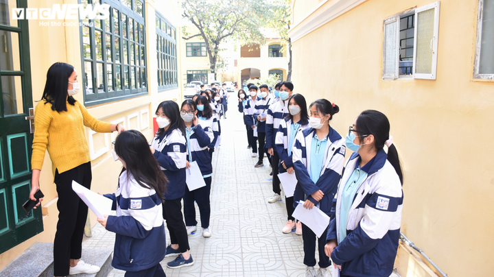 Ảnh: Những học sinh đầu tiên ở Hải Phòng tiêm vaccine phòng COVID-19 - 5