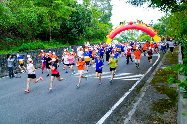 Hoà Bình tổ chức giải chạy bán Marathon với nhiều thử thách cho các runner - 1