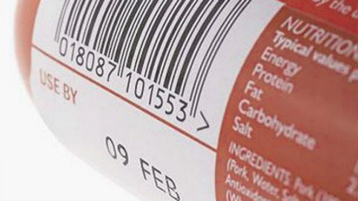 Cảnh giác với hàng hóa bị 'tẩy date': Mẹo hay cho bạn khi mua hàng đóng gói sẵn - 2