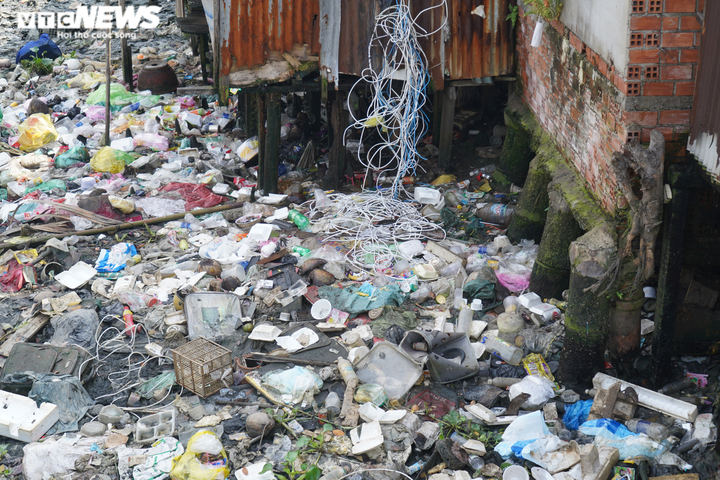 Ảnh: Cuộc sống của người dân bên con rạch ngập rác, ô nhiễm nhất TP.HCM - 5