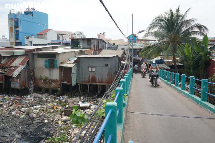 Ảnh: Cuộc sống của người dân bên con rạch ngập rác, ô nhiễm nhất TP.HCM - 3