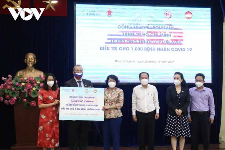 TP.HCM tiếp nhận 10.000 ống thuốc điều trị COVID-19 của Liên bang Nga - 1