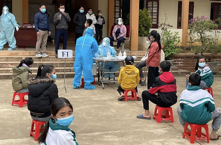 Trường học gần 500 thầy trò phải cách ly do liên quan F0 - 1