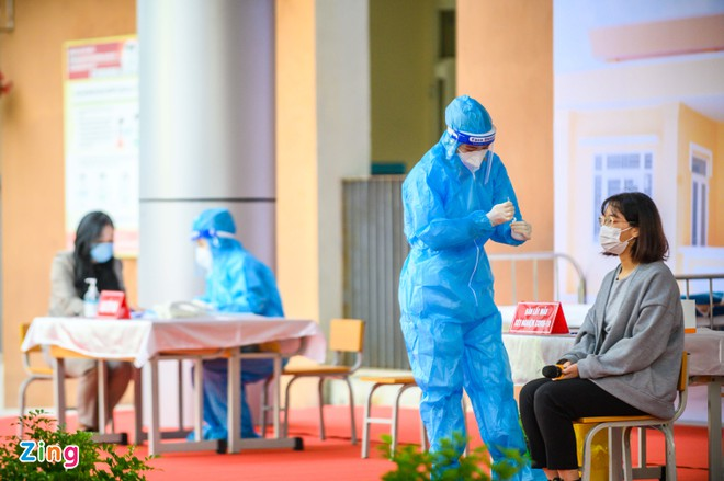 Trạm y tế lưu động điều trị F0 thể nhẹ ở Hà Nội có gì? - 1