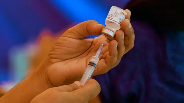 Vaccine có bảo vệ bạn khỏi 'COVID kéo dài'? - 1