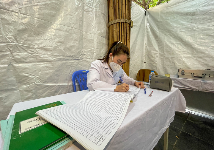 Trạm y tế lưu động điều trị F0 thể nhẹ ở Hà Nội có gì? - 13