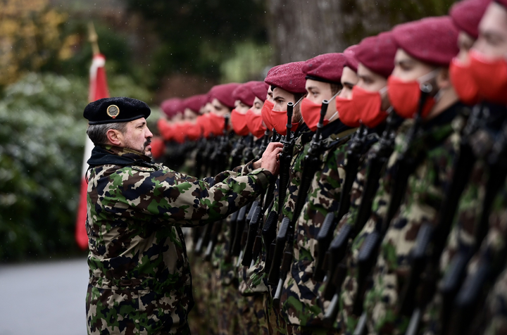 Tổng thống Thụy Sĩ chủ trì lễ đón Chủ tịch nước Nguyễn Xuân Phúc - 7