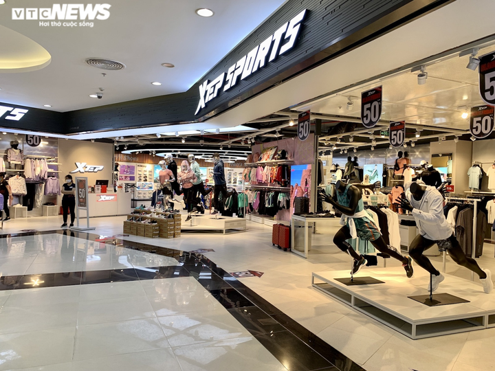 Giờ vàng săn khuyến mãi Black Friday: Hà Nội vắng hoe, TP.HCM chen chúc - 10