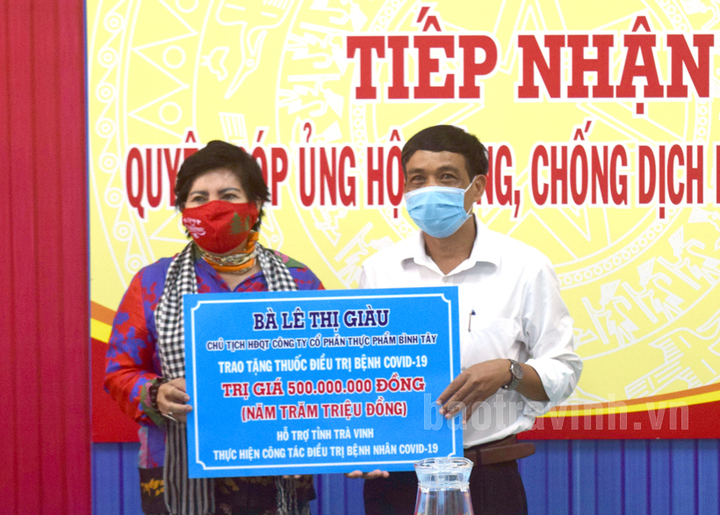 Trà Vinh tiếp nhận bình oxy, thuốc và thực phẩm hỗ trợ chống dịch COVID-19 - 1