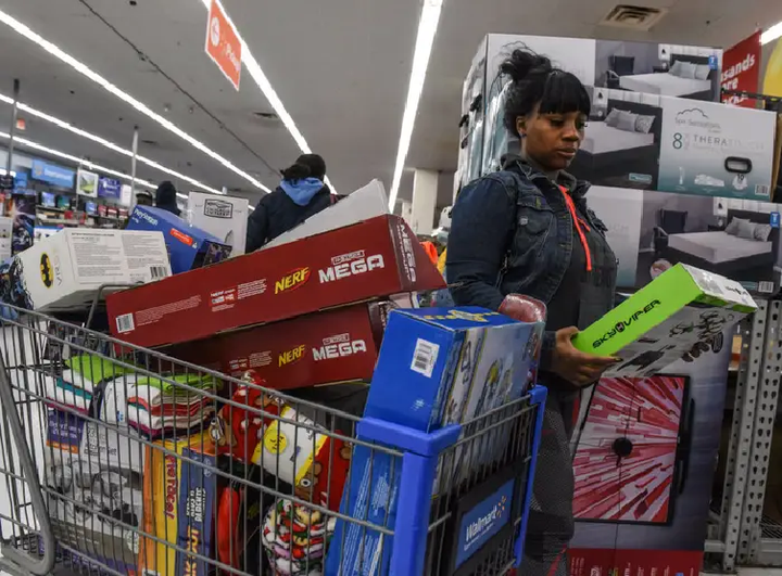 Black Friday mùa dịch: Đường phố vắng tanh, dân mạng săn giảm giá sập cả web - 2