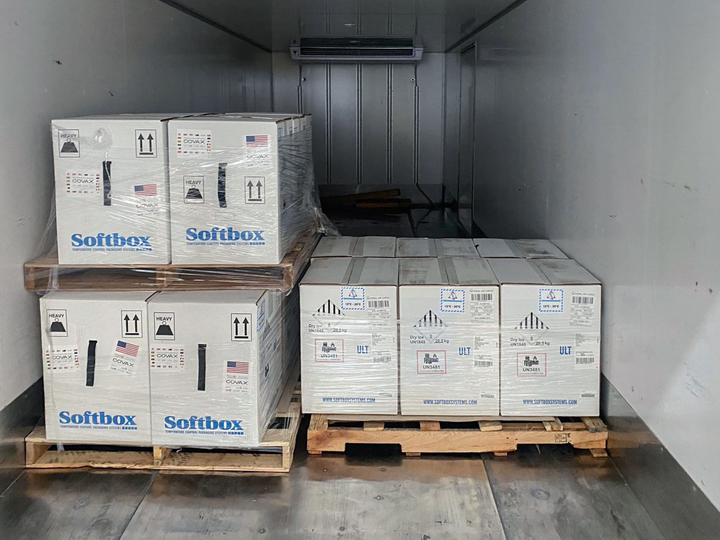 Hơn 2 triệu liều vaccine Pfizer Mỹ tặng Việt Nam về Hà Nội - 1