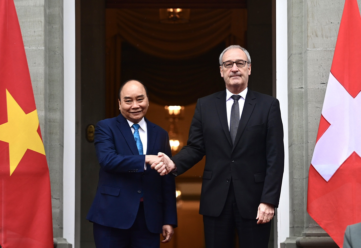 Tổng thống Thụy Sĩ chủ trì lễ đón Chủ tịch nước Nguyễn Xuân Phúc - 3