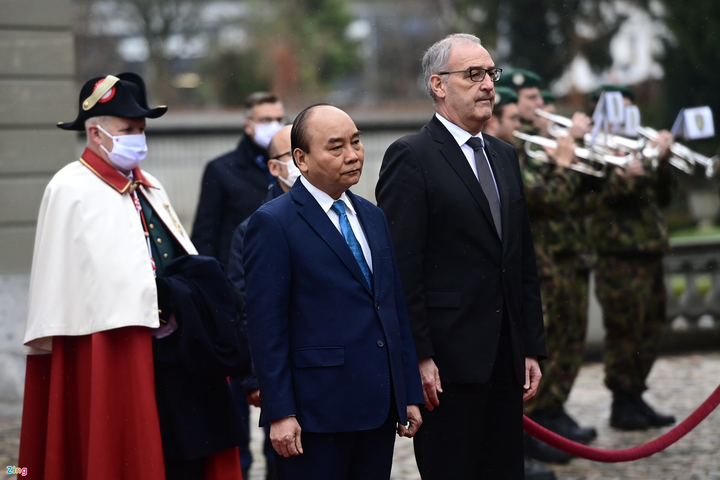 Tổng thống Thụy Sĩ chủ trì lễ đón Chủ tịch nước Nguyễn Xuân Phúc - 2