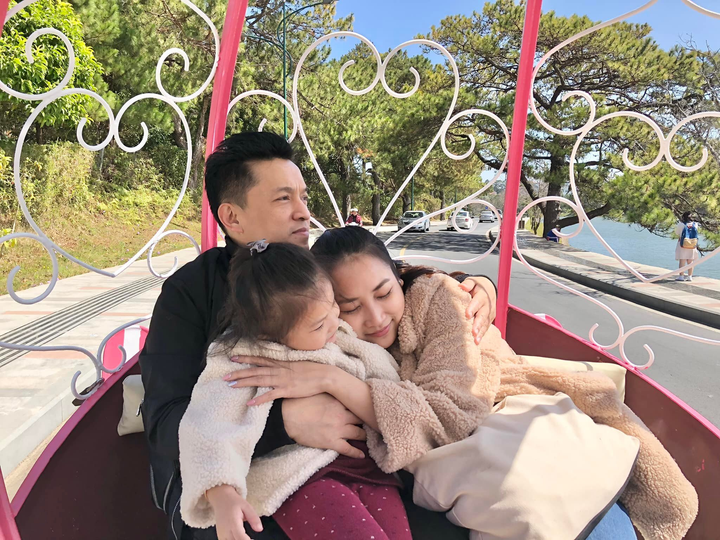 Những khoảnh khắc đáng yêu của Lam Trường bên con gái 4 tuổi - 2