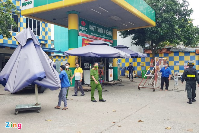 Cảnh sát niêm phong cây xăng liên quan đường dây buôn bán xăng lậu ở Đồng Nai - 2