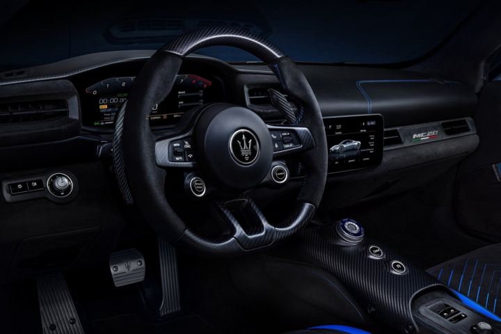 Maserati MC20 đầu tiên xuất hiện tại Việt Nam - 4