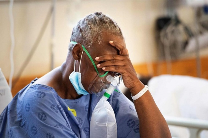 Triệu chứng điển hình ở người nhiễm siêu biến thể Omicron - 1