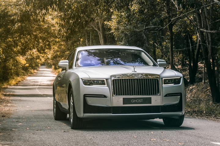 Siêu xe Rolls Royce New Ghost ẩn hiện trong những khu rừng ở Vũng Tàu - 4