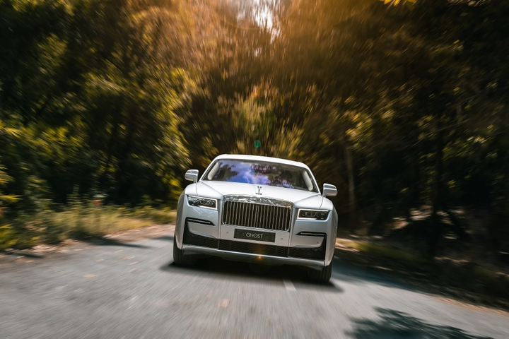 Siêu xe Rolls Royce New Ghost ẩn hiện trong những khu rừng ở Vũng Tàu - 3