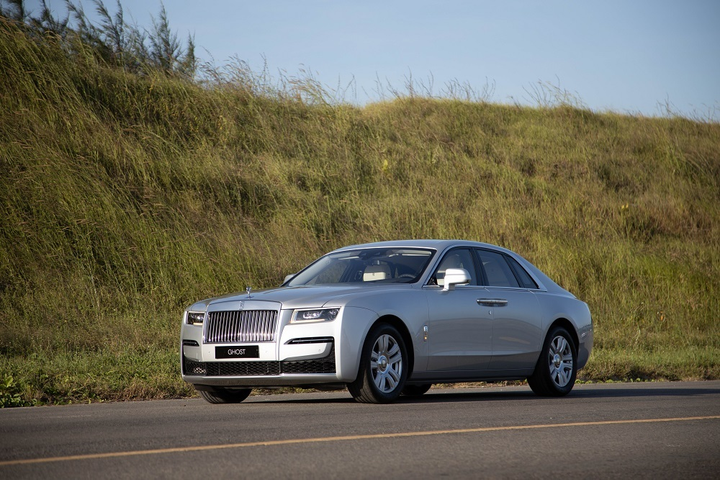 Siêu xe Rolls Royce New Ghost ẩn hiện trong những khu rừng ở Vũng Tàu - 6