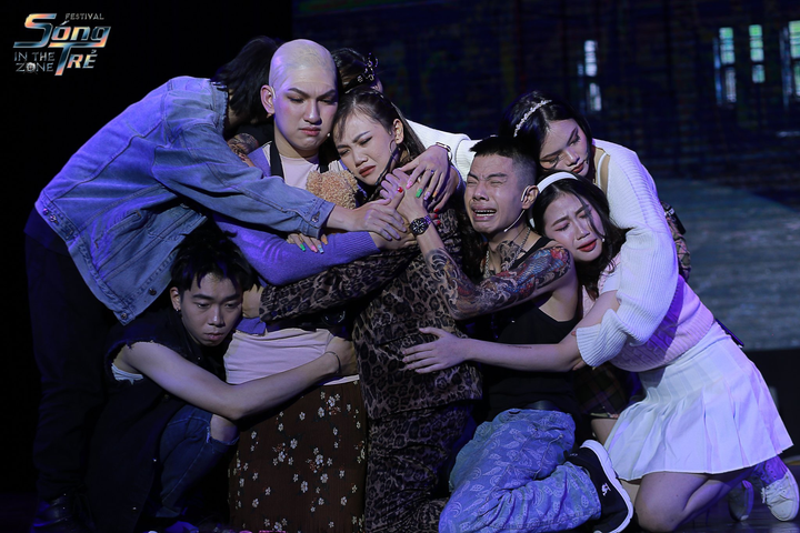 Văn Mai Hương cùng sinh viên báo chí thắp sáng đêm nhạc hội Sóng Trẻ Festival - 7