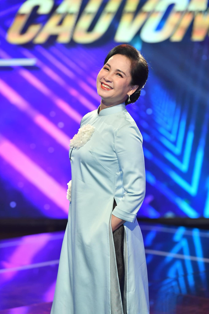 Loạt tạo hình 'khó đỡ' của NSND Lan Hương trên màn ảnh nhỏ - 1