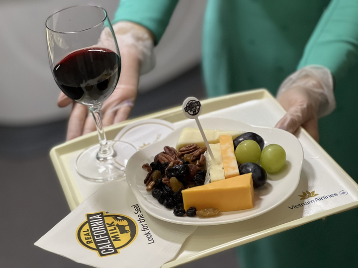 Vietnam Airlines bay thẳng thường lệ đầu tiên đến Mỹ - 6