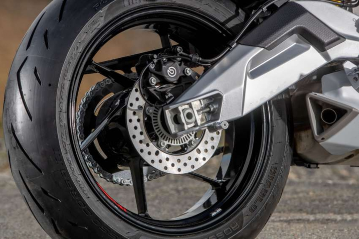 Aprilia Tuono 660 Factory siêu tốc vừa trình làng - 9