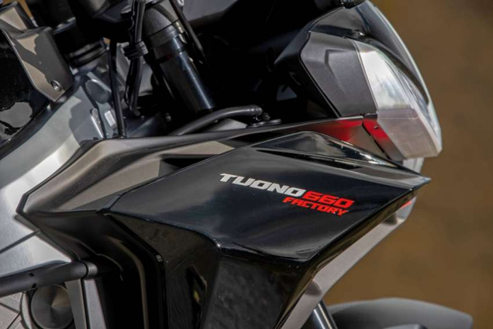 Aprilia Tuono 660 Factory siêu tốc vừa trình làng - 5