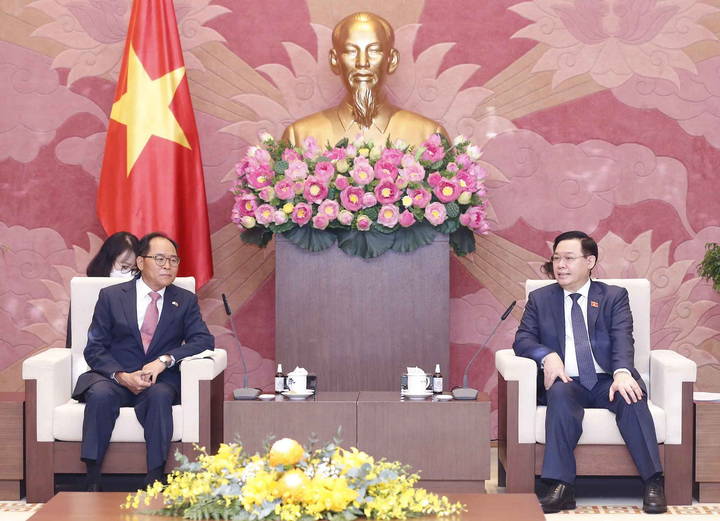 Chủ tịch Quốc hội Vương Đình Huệ tiếp Đại sứ Hàn Quốc và Đại sứ Ấn Độ - 1