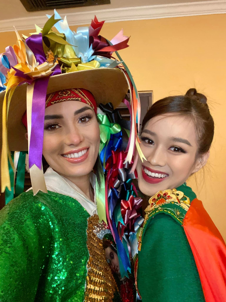 Đỗ Thị Hà lộng lẫy trong trang phục 'Nhụy Kiều tướng quân' tại Miss World - 5