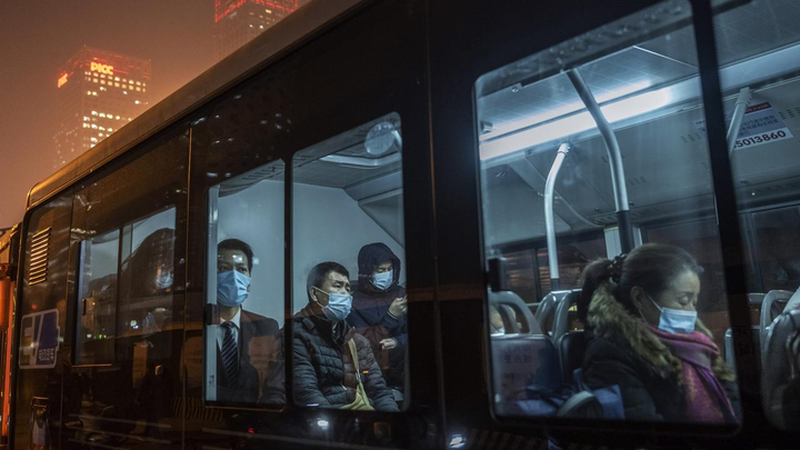 Cả thế giới đề phòng Omicron, riêng Trung Quốc chỉ lặng lẽ quan sát? - 2