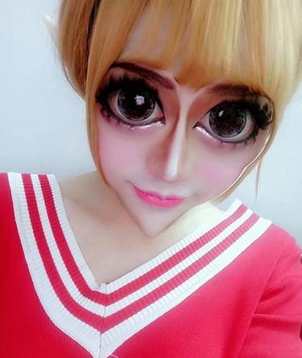 Hình ảnh cô gái 'dao kéo' quá đà gây hoang mang trên mạng xã hội