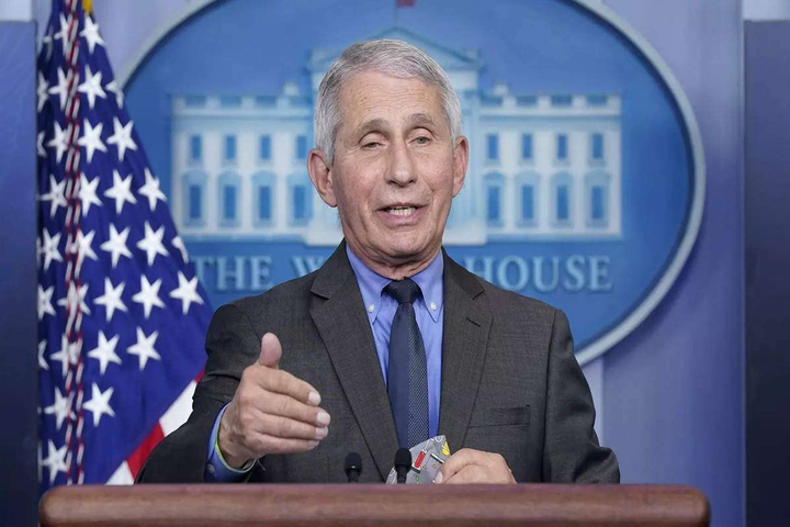 Nhà Trắng: Mất khoảng 2 tuần để xác định mức độ nguy hiểm của biến thế Omicron - 1