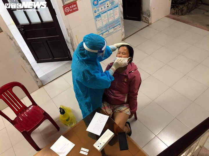 Bí thư Thừa Thiên - Huế: Làm ngày, làm đêm, không chờ đợi để kiểm soát COVID-19 - 2