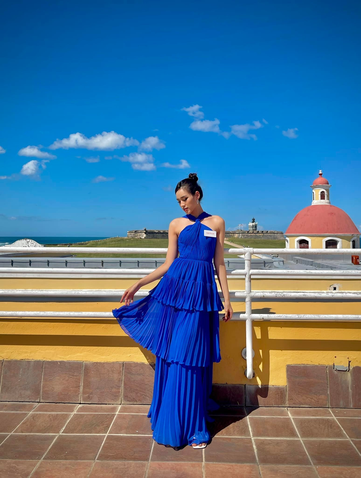 Nhan sắc Đỗ Thị Hà bừng sáng trong nắng Puerto Rico - 4