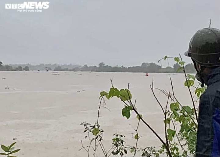 Ảnh: Mưa lũ gây ngập, chia cắt nhiều nơi ở Bình Định, Gia Lai - 1